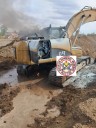 Bomberos combatieron incendio de una máquina vial en la calle Futaleufu