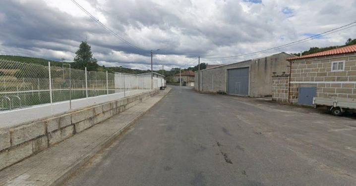 Muere un hombre al volcar el quad que conducía en Sarreaus y deja otra mujer herida