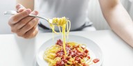 “Los carbohidratos engordan de noche” y otros mitos alimentarios bajo la lupa de especialistas