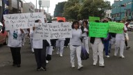 Marchan enfermeras y enfermeros del ISSSTEP para exigir mejora salarial
