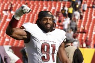 Deadspin | Report: Commanders DE Deatrich Wise (quad) out for season