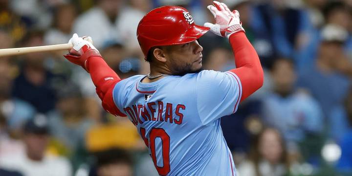 Willson Contreras' 2025 season is over due to right biceps strain