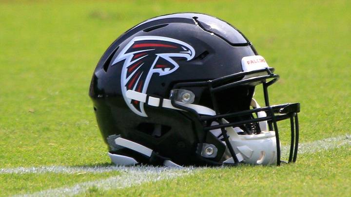 Falcons fire WR coach Ike Hilliard after offensive struggles