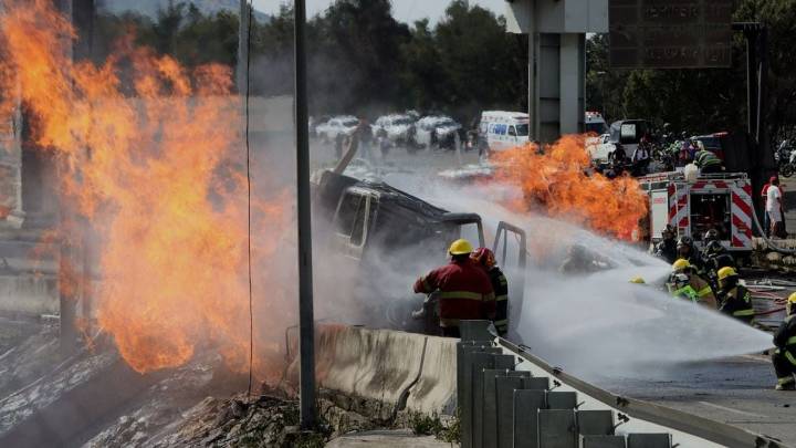 Ya son 13 los muertos por la explosión de una pipa de gas en Iztapalapa