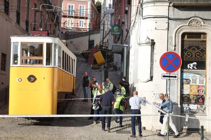 Tragedia en Lisboa: Asciende a 16 el número de muertos tras accidente de un funicular (+Fotos) 4 de septiembre de 2025 | Internacional El gobierno decreto tres días de duelo nacional y la suspensión d