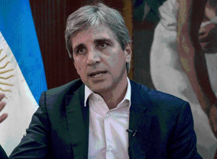 Revelan mensaje de Luis Caputo a empresarios: “Es esto o comunismo en 2027”