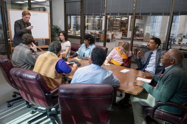 ‘The Paper’ cast and creators on ‘The Office’ connections and that ‘Lost’ cameo (spoilers!)