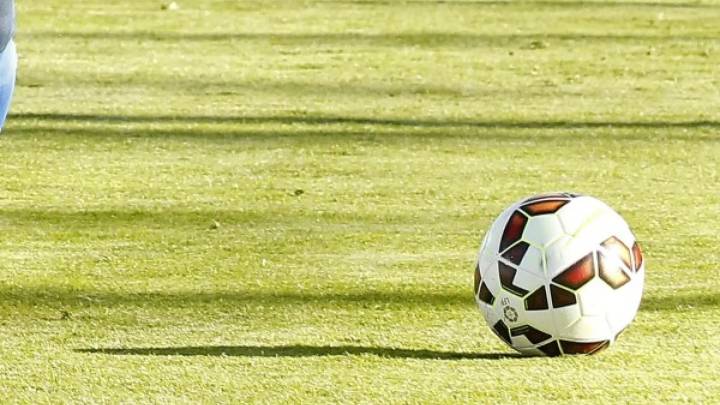 Un niño de 13 años, brutalmente agredido por el padre de un rival tras un partido infantil