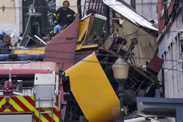Tragedia en Lisboa: asciende a 17 el número de muertos tras el accidente del funicular