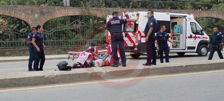 A punto de morir en accidente de motocicleta