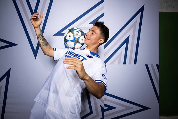Rodrigo Huescas festeja cumpleaños de ensueño con su debut en la Champions League y con asistencia