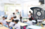 Analiza SEDU instalar cámaras de vigilancia en salones de clases