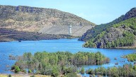 El llenado del embalse de Mularroya llega al 9% y alcanza los restos de los antiguos hoteles
