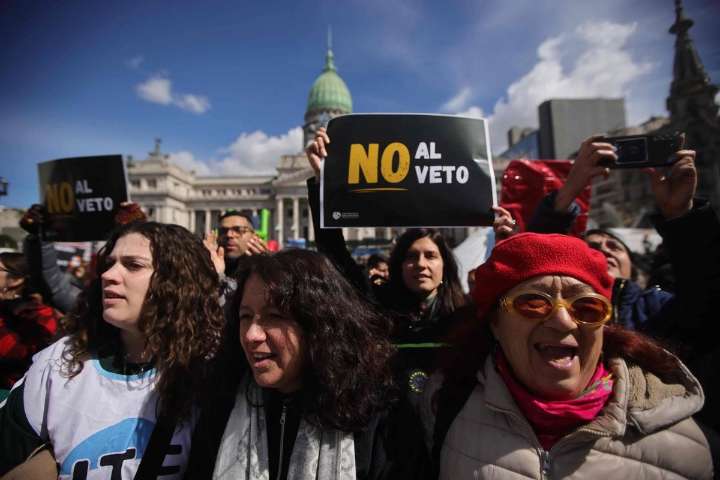 Por primera vez en 22 años el Senado argentino revierte veto presidencial