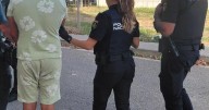 Un hombre ata con una cadena a la cama a su pareja en una casa de la Part Forana y la obliga a firmar la cesión de un piso ante notario