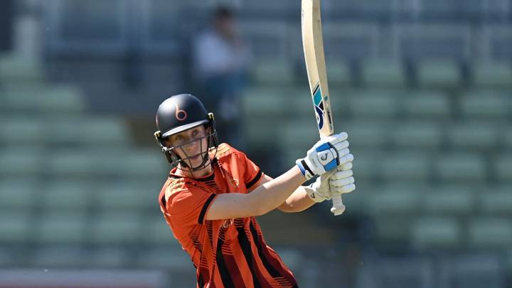 Orla Prendergast, Kathryn Bryce fifties seal semi