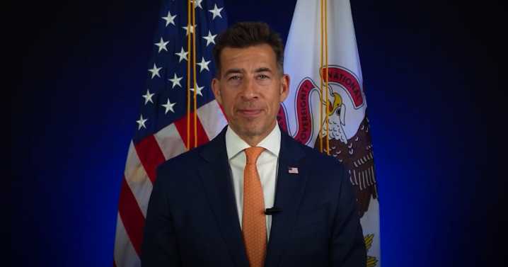 Giannoulias awards more than $28 million in library and literacy grants