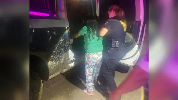 Policías apoyan a mujer en parto en Miguel Alemán