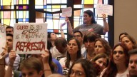 Chueca defiende su modelo de Zonas Jóvenes y acusa al PSOE de "hacer ruido"