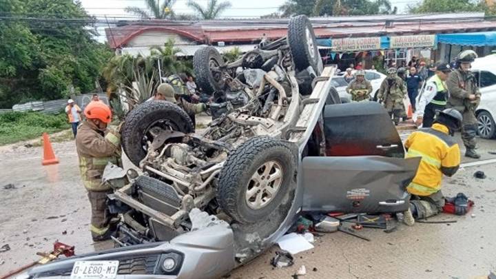 Siete muertos en el Boulevard Colosio de Cancún tras choque brutal y volcadura