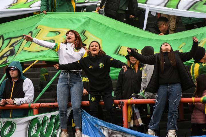 Los hinchas de Aldosivi organizan un banderazo para apoyar al equipo