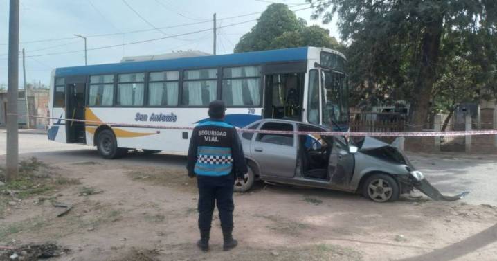 Un menor perdió la vida tras colisionar con un colectivo en Pichanal