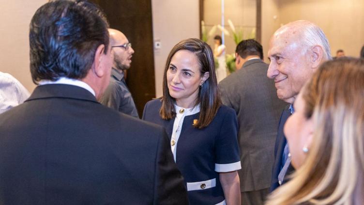 Reunión Marcela Herrera- abogados en Ciudad Juárez