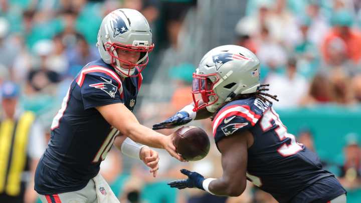 Studs and duds from Patriots' 33-27 road win over Dolphins