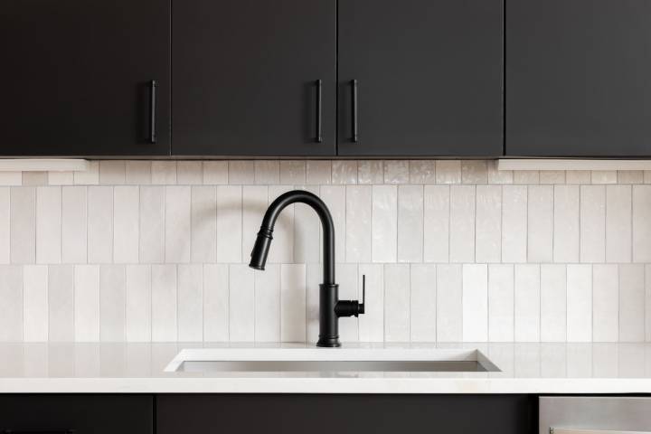 6 Kitchen Cabinet Colors Designers Advise Against—and the Alternatives They Recommend Instead