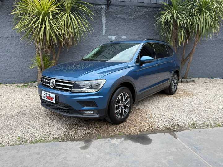 En «Autos Oscar» tenemos esta hermosa Volkswagen Tiguan 1.4T Trendline At 2019