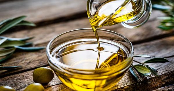 [ATENCIÓN] ANMAT prohibió dos marcas de aceite de oliva: tiralos ya