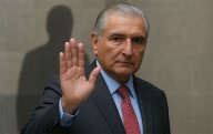 Sí está solo / Pende de un hilo / Otra vez Eugenio / Otro puente
