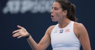 Top-seeded Iga Świątek advances to to the third round at the China Open