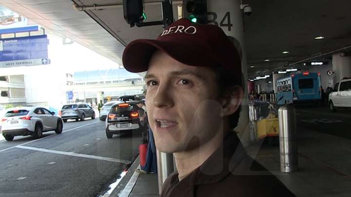Tom Holland Visits Hospital After Concussion on ‘Spider