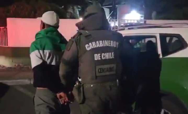 Dispararon a una casa y vecinos alertaron: Persecución policial en Arica deja 3 detenidos con antecedentes