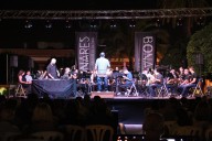 Bonares cierra sus Noches de Verano en la Plaza de España con música y gran participación