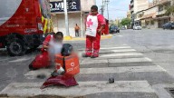 Conductora arrolla a repartidor de comida rápida en la Juárez y Leona Vicario