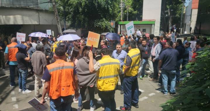 Millones de mexicanos salen a las calles para recordar los sismos