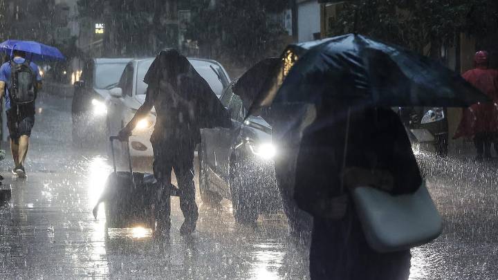 La Generalitat valenciana activa el plan especial por inundaciones y varios municipios suspenden las clases este martes