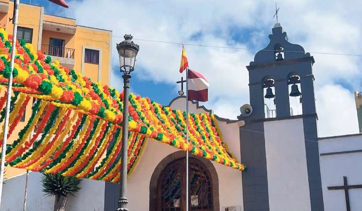 25.000 flores para honrar al Cristo en Icod de los Vinos