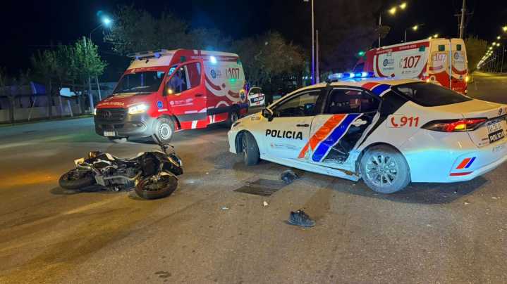 Tragedia en Rivadavia: el choque entre un móvil policial y una moto dejó a un muerto