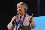 Jara reúne a timoneles oficialistas y da por superado el impasse por dichos de Carmona