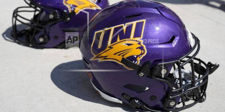Northern Iowa improves to 2-1, beats Eastern Washington Eagles