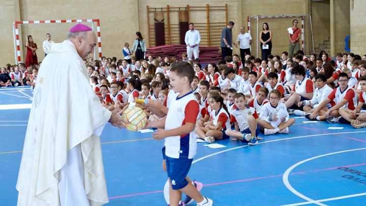 El Arzobispo bendice las obras del colegio diocesano de Benetússer reconstruido tras la DANA