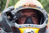 Julio César Cu, el único buzo de aguas negras en el mundo trabaja en México