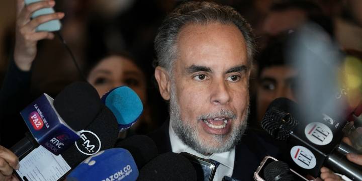 Armando Benedetti se pronunció sobre su posible salida del cargo en medio de investigaciones judiciales: “Lo único que hecho es ganar”