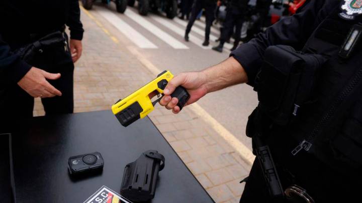 Listo el borrador para que los policías locales puedan usar pistolas táser