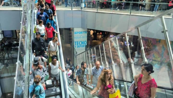 Consumo masivo en Chile se recupera con alza de 6,4% en gasto y 0,7% en volumen