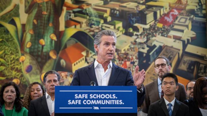New California bills will limit ICE access to campus and require community notifications