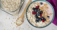 Avena en el desayuno: cómo prepararla para aprovechar todos sus nutrientes y tener energía todo el día